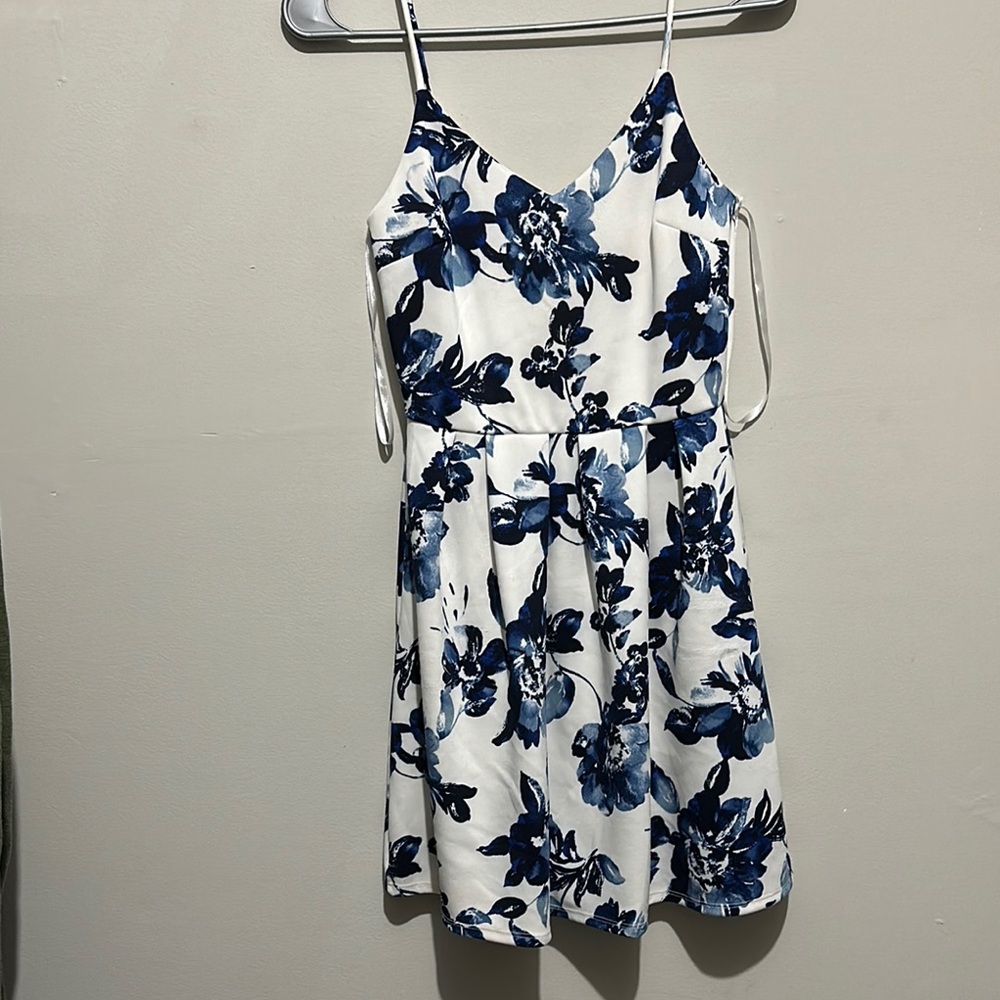 Monteau Blue and White Floral women’s Dress